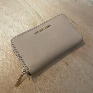 Michael Kors Jet Set Travel Large Flat Zip Phone Case Wallet Used - Pale Pink